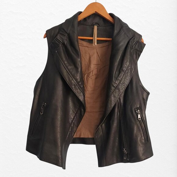 Andrew Marc Jackets & Blazers - Andrew Marc Black Leather Vest Size Large Edgy Sophisticated Lined Pockets Biker